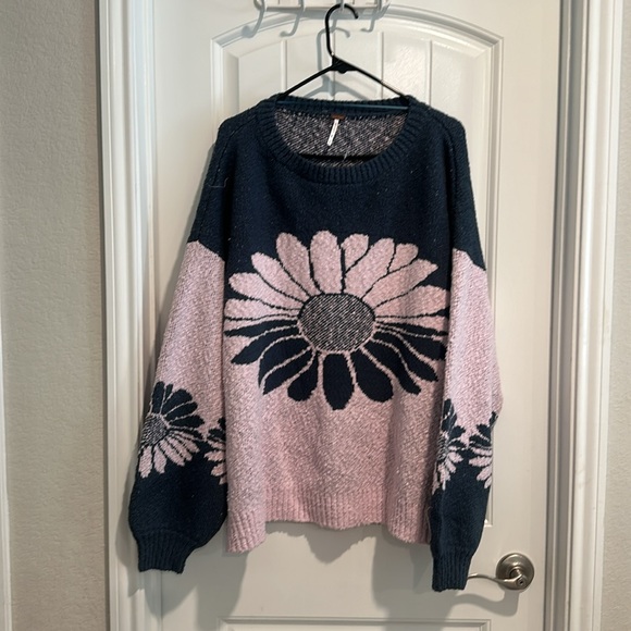 Free People In Bloom Sweater Purple Blue Floral Pullover NWOT - Picture 5 of 8